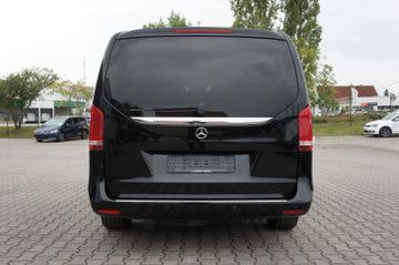 Mercedes V 220 - 7