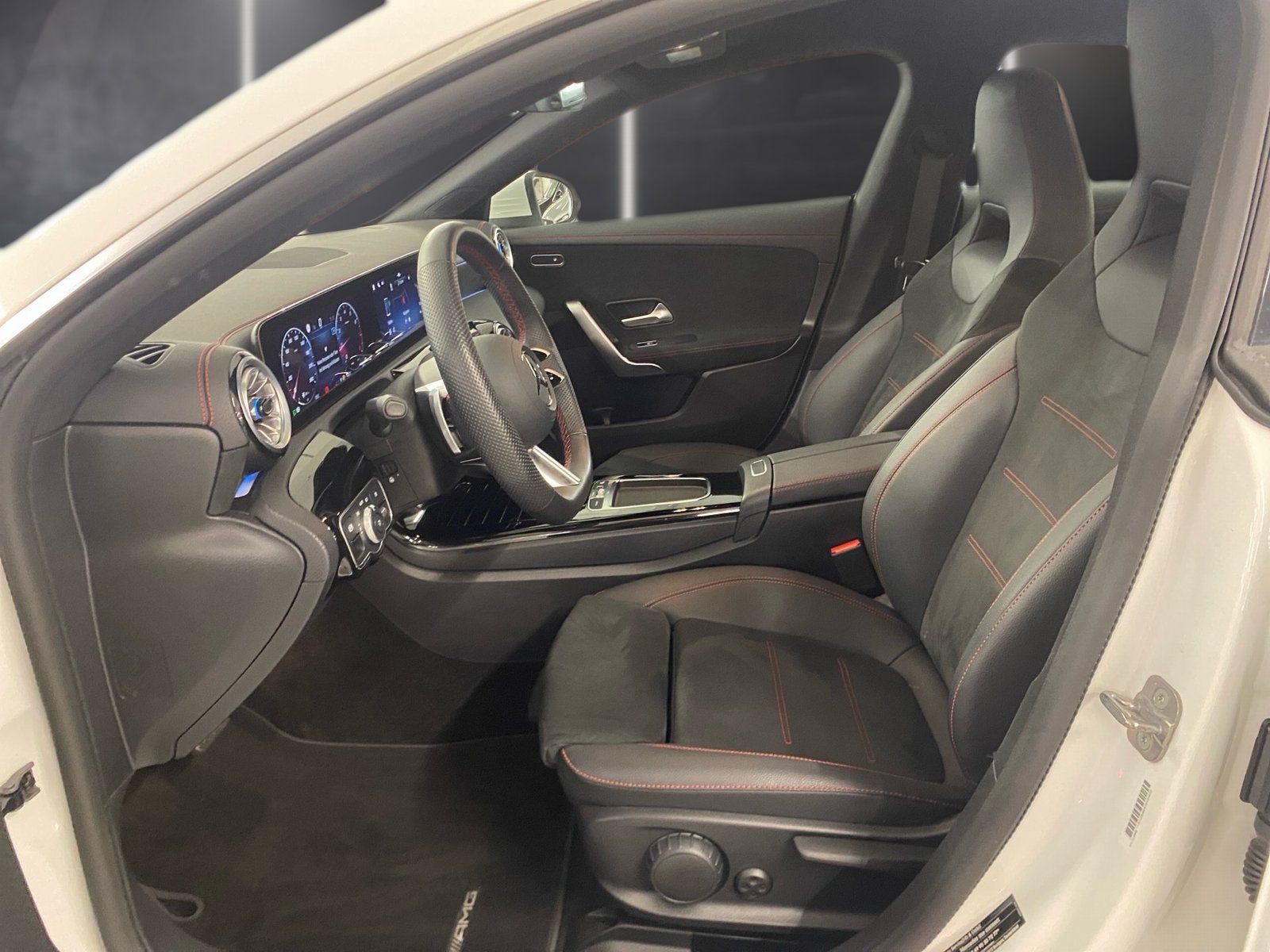 Fahrzeugabbildung Mercedes-Benz CLA 180 SB AMG PLUS*Kamer*LED*Easy-Pack*CarPlay*