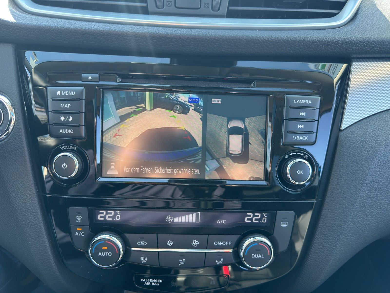 Fahrzeugabbildung Nissan Qashqai Akari 140PS 6-Gang*360°CAM*Pano*StHz*Led