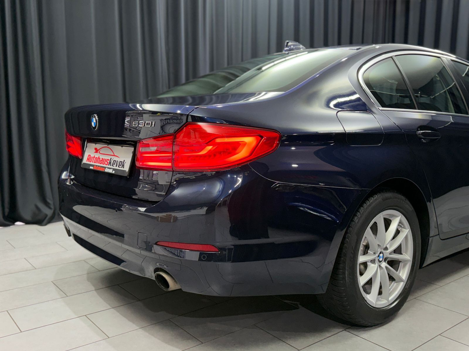 Fahrzeugabbildung BMW 530I Limousine|Driving Assistant|NAVI|PDC