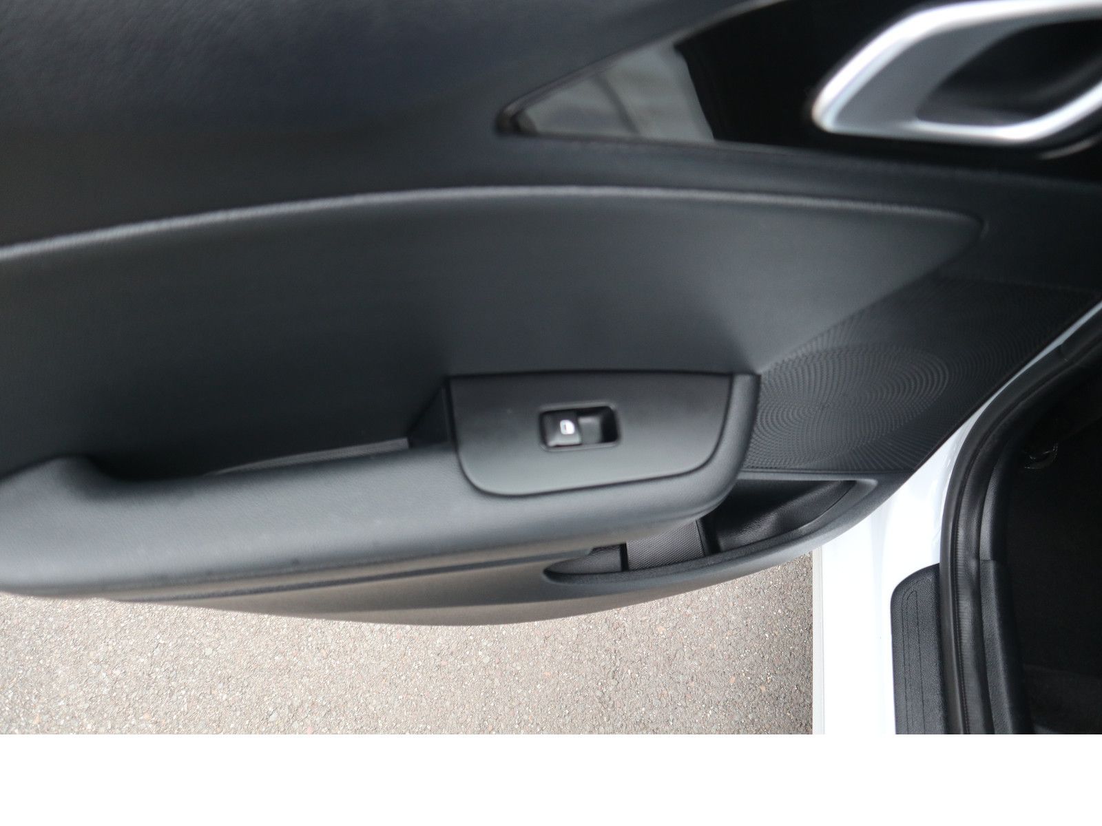 Fahrzeugabbildung Kia cee´d Sportswagon Ultimate 1.5 DCT CAM SHZ NAVI
