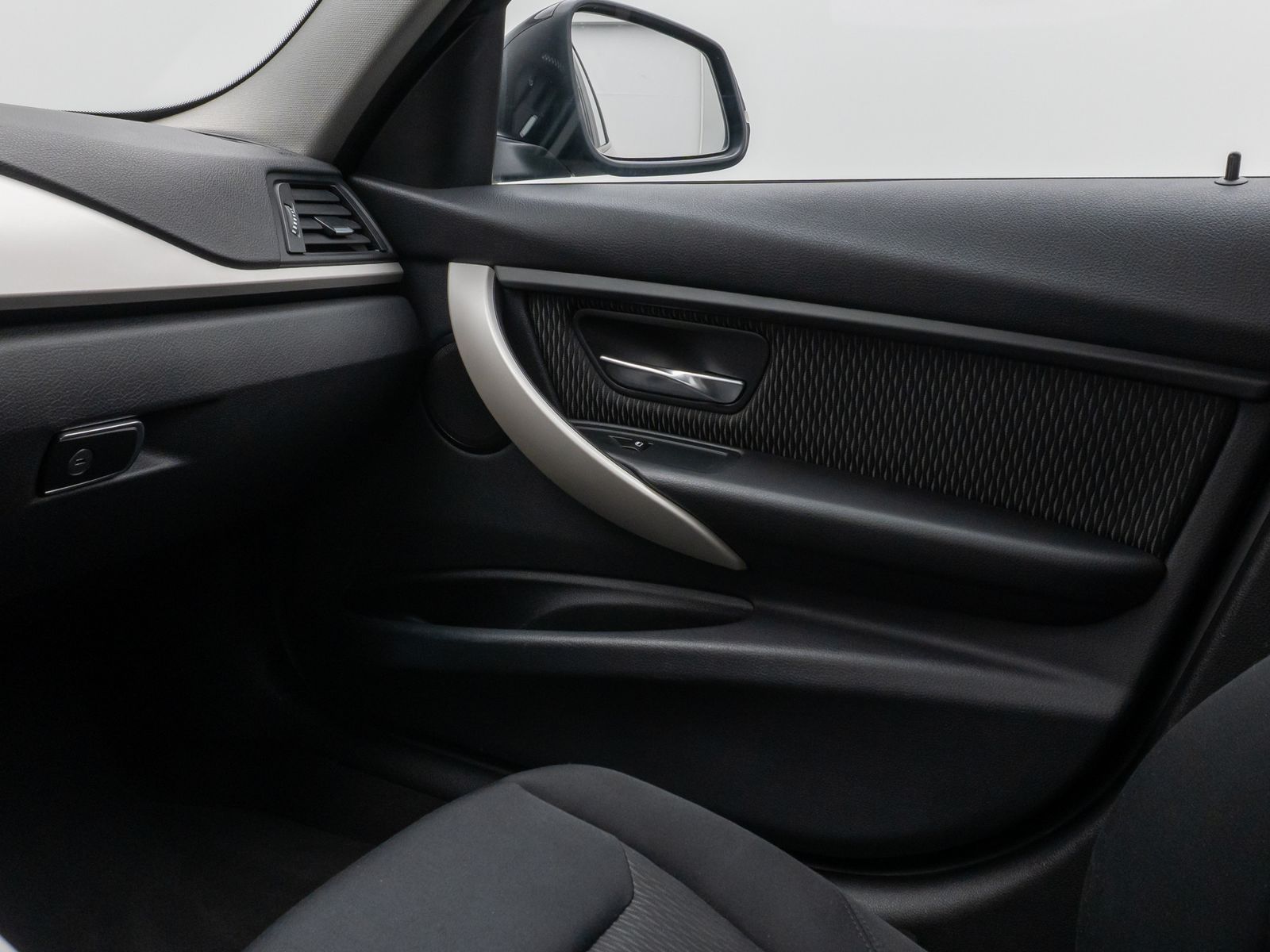 Fahrzeugabbildung BMW 320d Navi PDC Sitzhzg Xenon Geschwindigkeitsreg