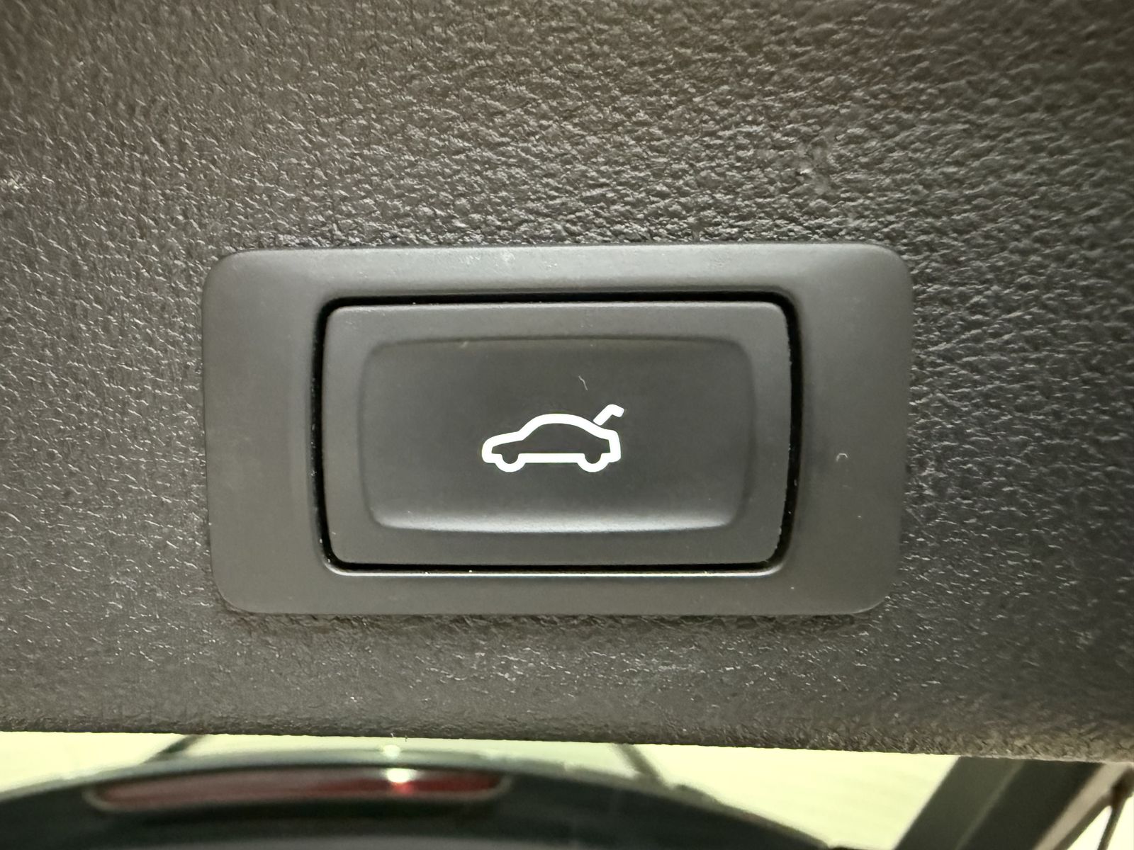 Fahrzeugabbildung Audi A6 Avant 50 TFSI e Qu S-Line NAV+LED+PANO+AHK+VC