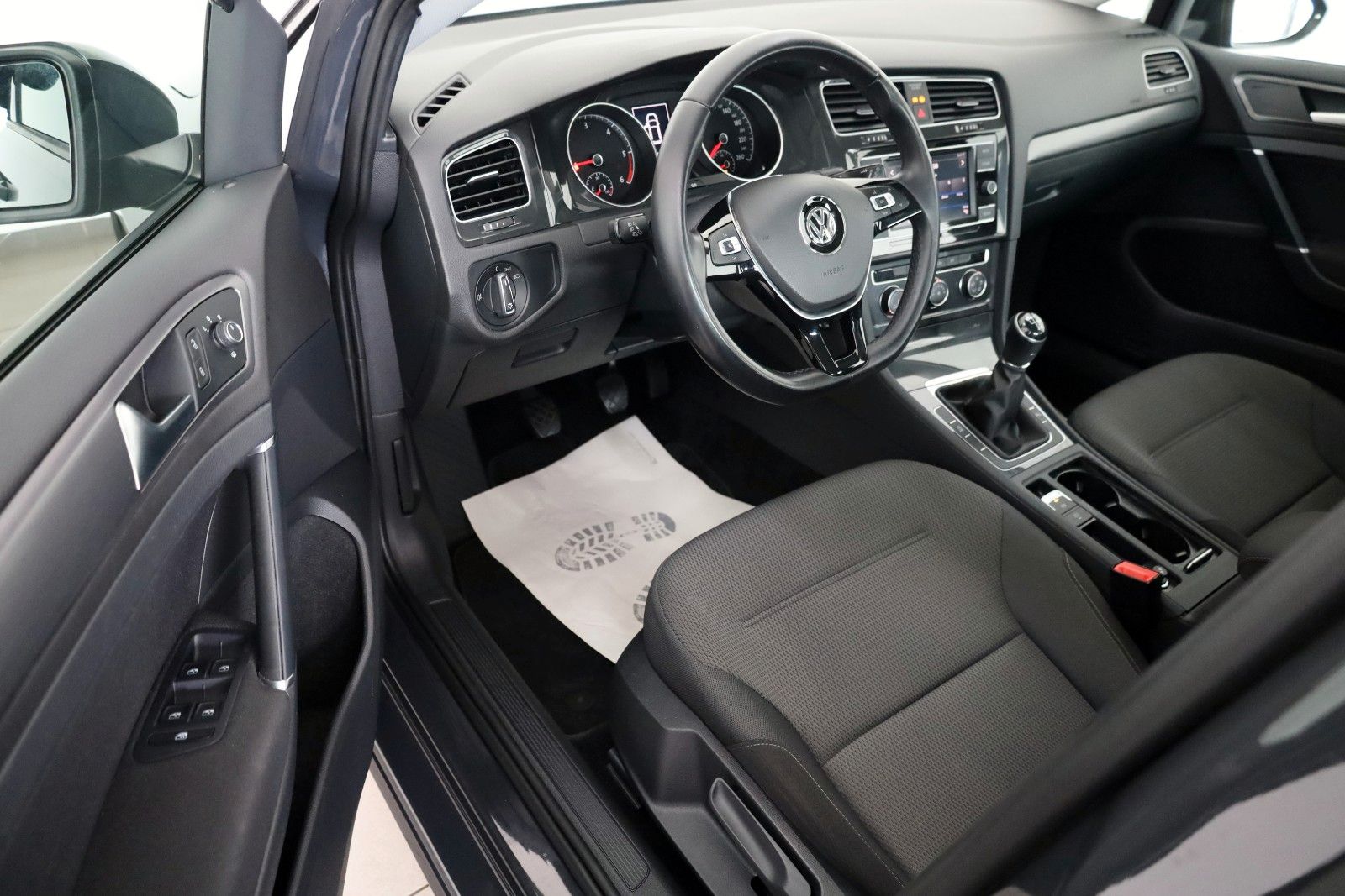 Fahrzeugabbildung Volkswagen Golf VII Lim. Comfortline BMT,PDC v.h.,SR+WR