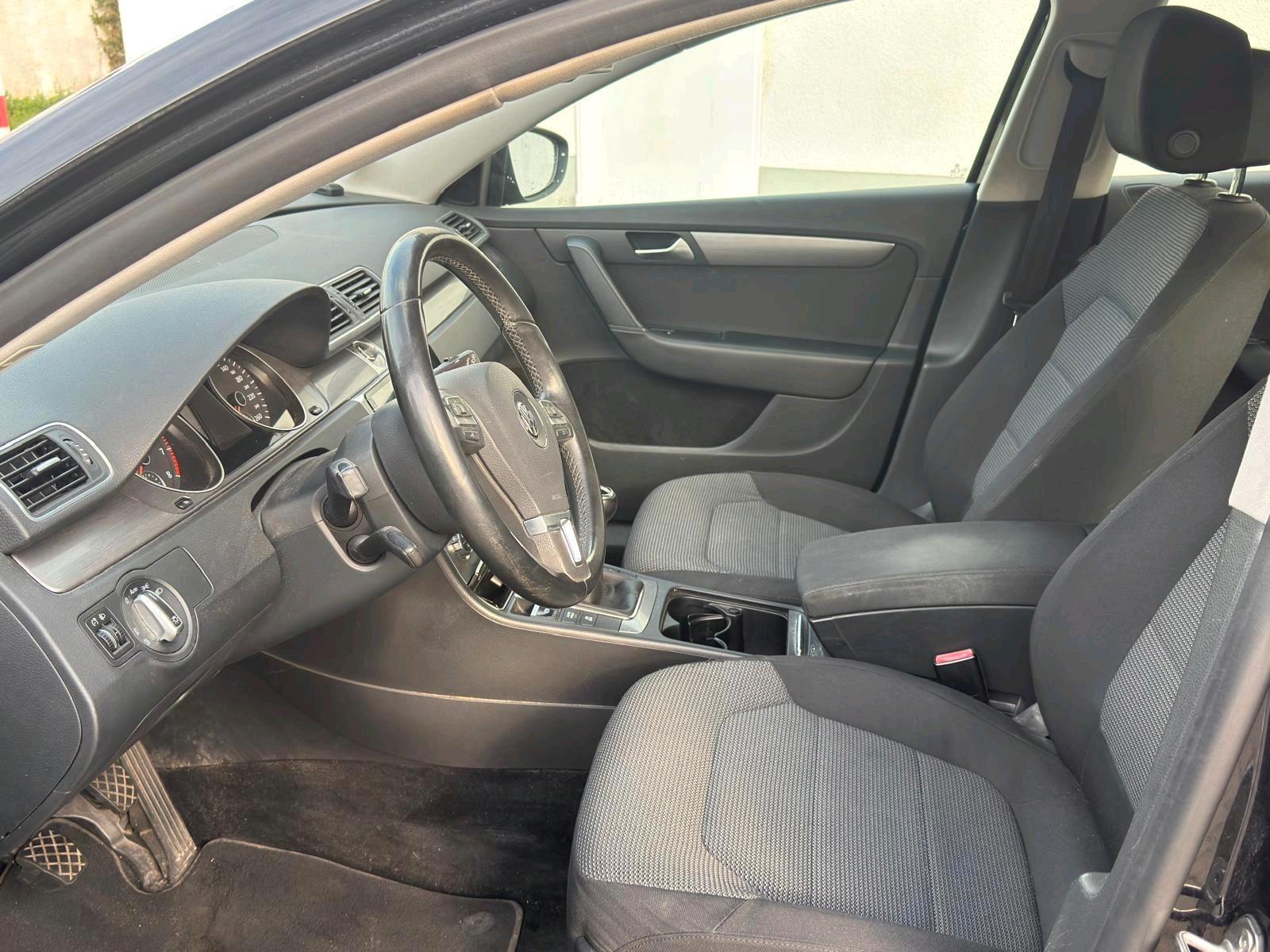 Volkswagen Passat 2012 — photo 8