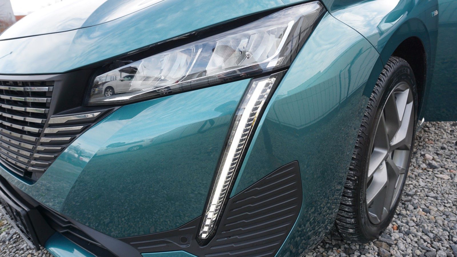 Fahrzeugabbildung Peugeot 308 SW Hybrid 180 Allure T.Leder,Navi,LED,SH,Kam