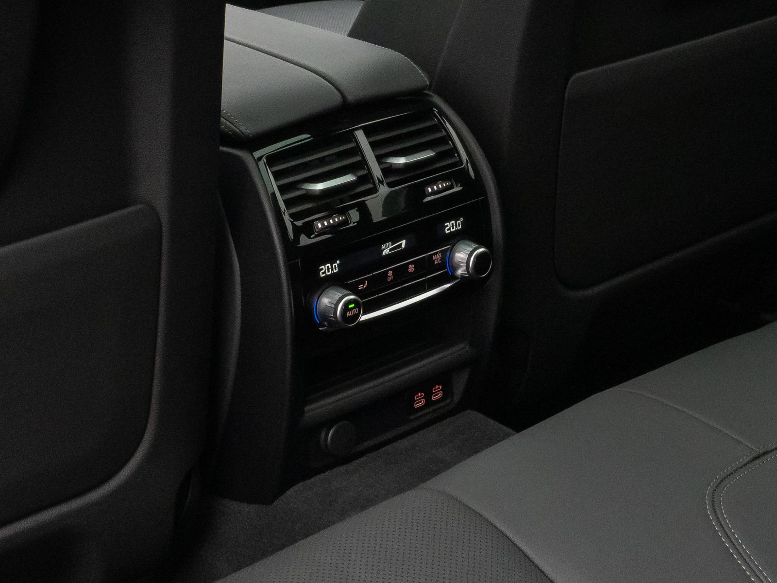 Fahrzeugabbildung BMW 520d xD M Sport Panorama Kamera DAB AHK Alarm