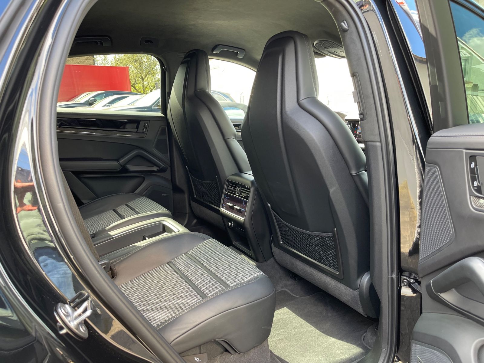 Fahrzeugabbildung Porsche Cayenne GTS Coupé Leichtbau|ACC|HUD|PASM|3.Displ