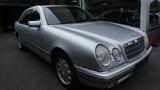 Mercedes-Benz E 230 Elegance TEMPOMAT XENON SCHIEBEDACH AHK - Mercedes-Benz E 230 mit Benzin-Antrieb