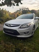 Hyundai i30 CW 1.6 CRDi 66 kW Classic Classic - Hyundai i30 aus 2010 mit Diesel-Antrieb