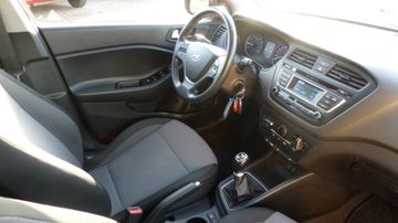 Hyundai i20 Trend 1.2 84 PS mit Klima Sitzheizung vorn E