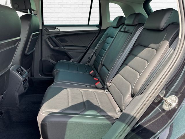 Fahrzeugabbildung Volkswagen Tiguan 1.4 TSI ACT Comfortline DSG LEDER NAVI KL