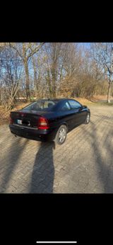 Opel Astra G Coupé Bertone 2.2 - Opel Astra aus 2002 mit Diesel-Antrieb