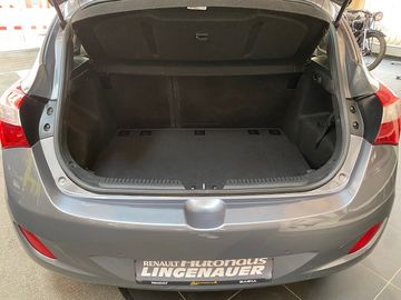 Hyundai i30 1.6 GDi blue