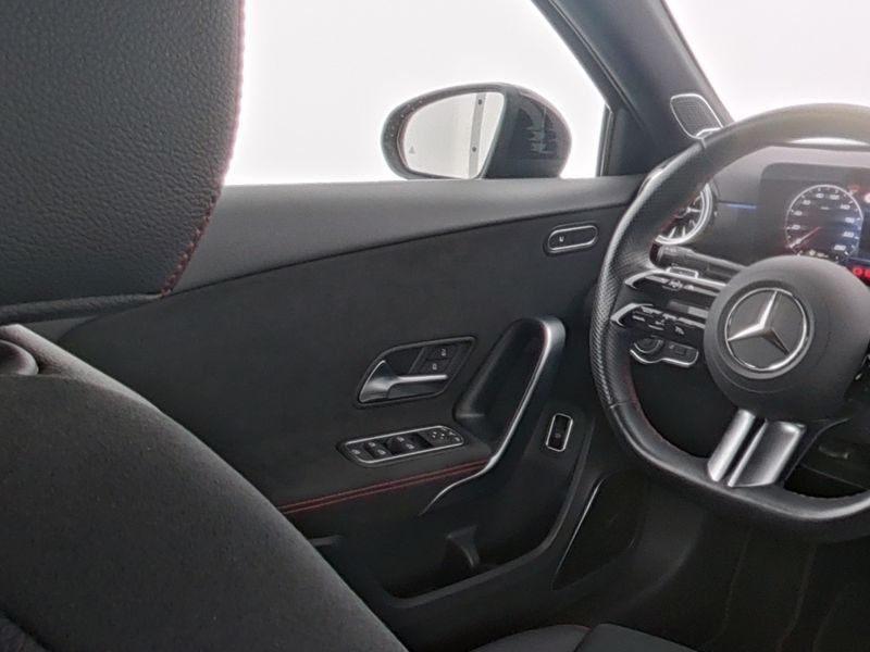 Fahrzeugabbildung Mercedes-Benz A 200 Limo*AMG*Bumester*Pano*360*Night*Multibeam