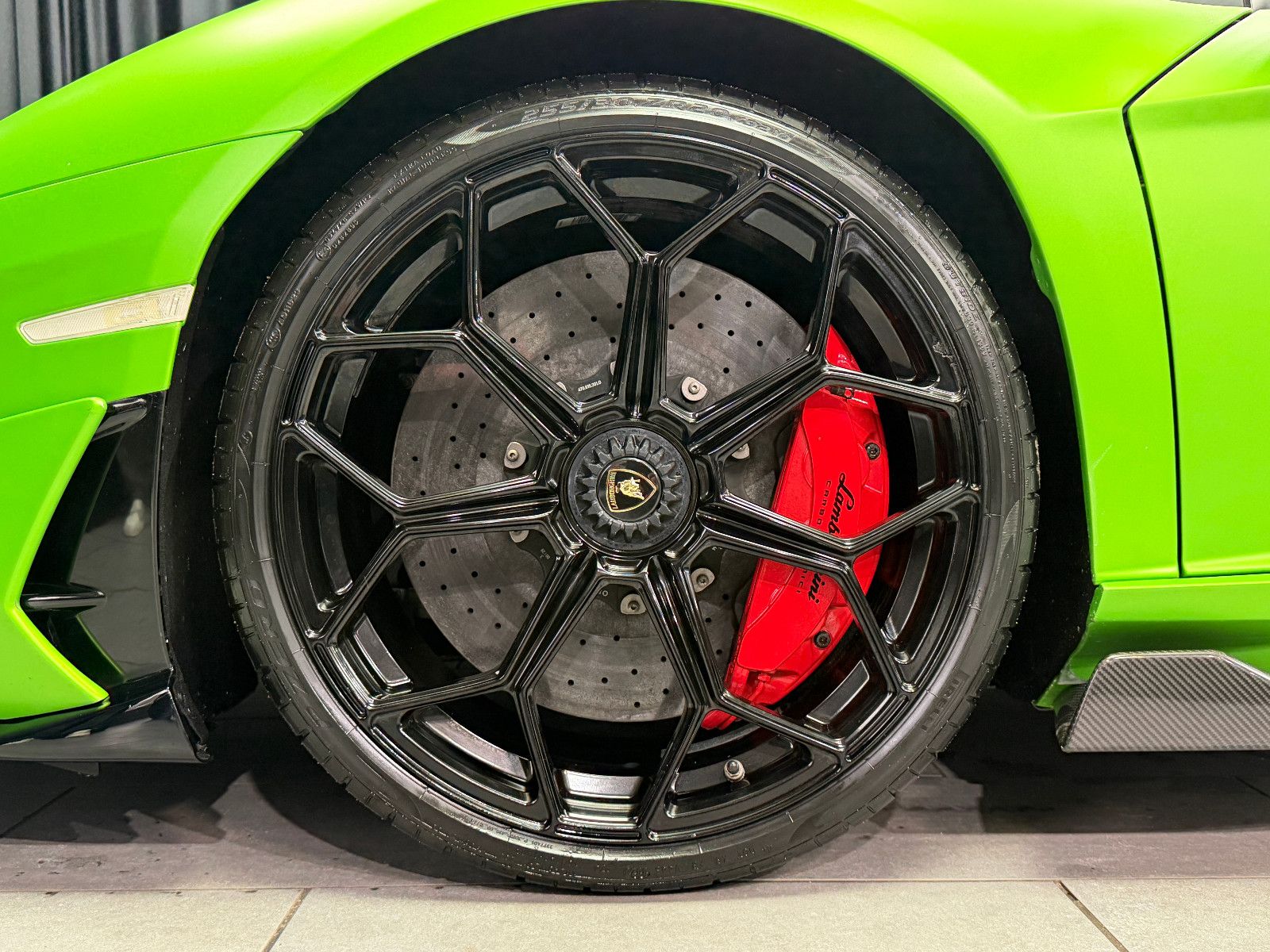 Fahrzeugabbildung Lamborghini Aventador SVJ | FULL CARBON|LIFT|SENSONUM|PPF|