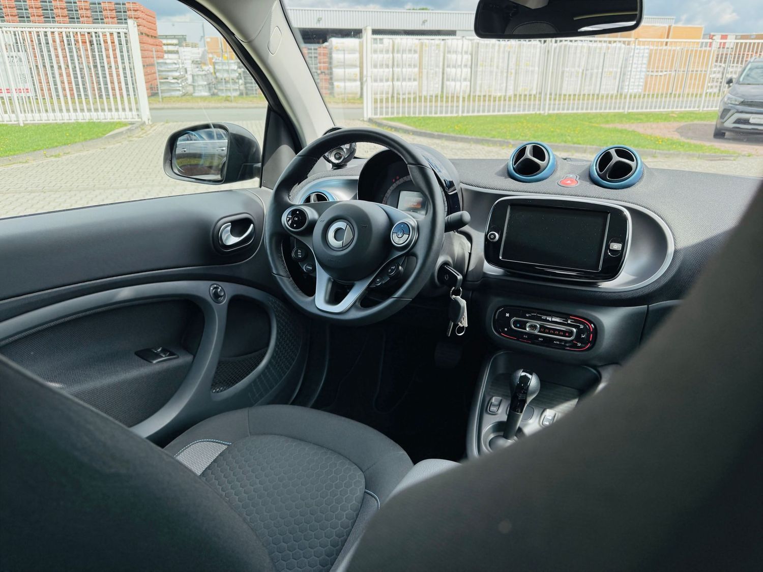 Fahrzeugabbildung Smart forTwo EQ CABRIO EXCLUSIVE, LED, PTS, RFK, W-Pak