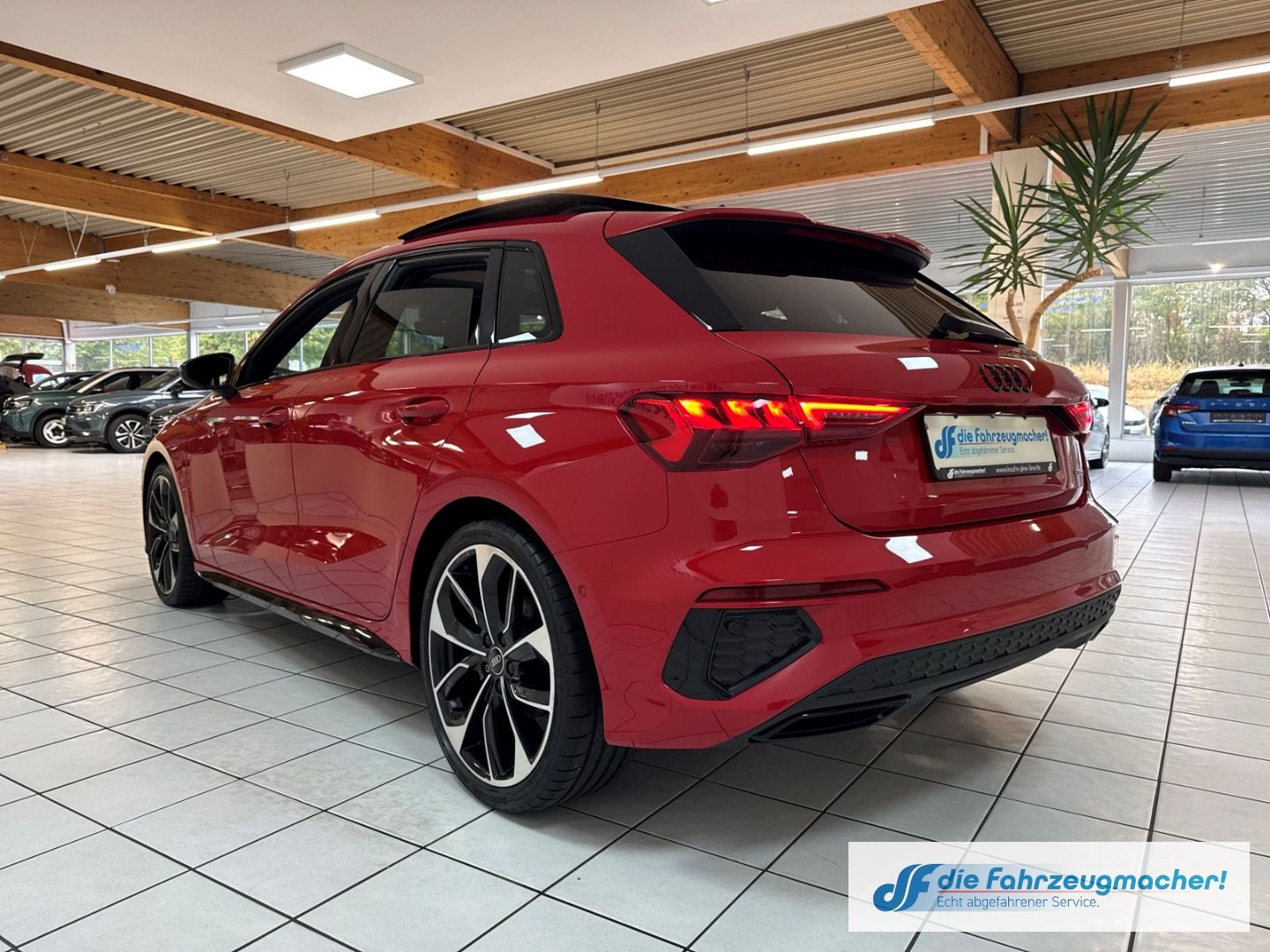 Fahrzeugabbildung Audi A3 Sportback 40 TFSI quattro S line El. Panodach