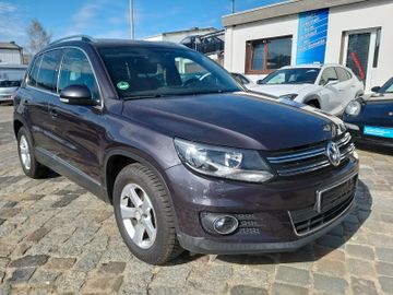 Volkswagen Tiguan - 1