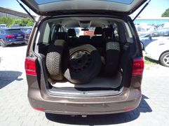 Fahrzeugabbildung Volkswagen Touran Comfortline  **AHK / SCHECKHEFT / 1-HAND*