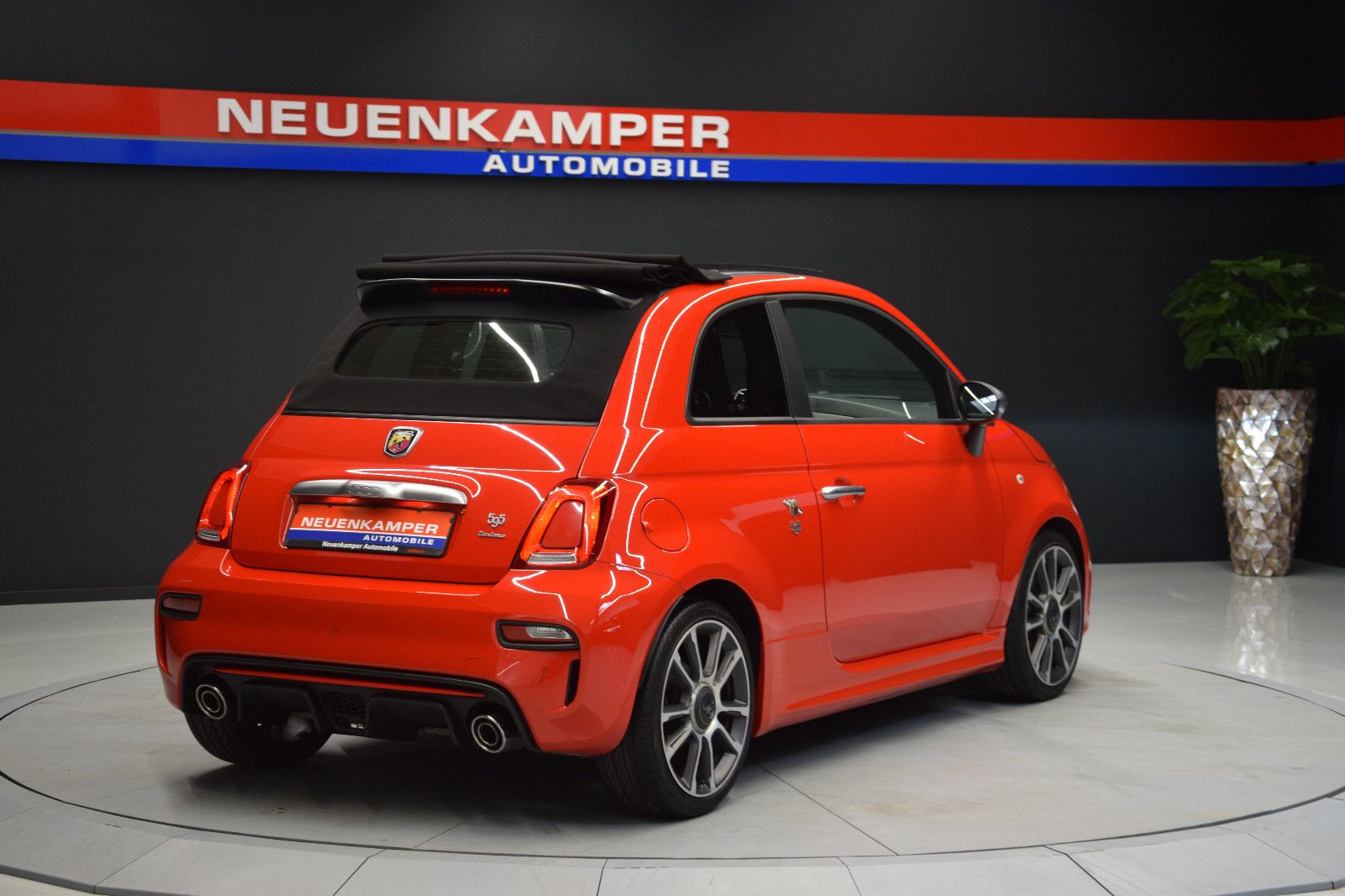 Fahrzeugabbildung Abarth 595 C Turismo Facelift Leder beats PDC UConnect