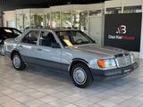 Mercedes-Benz 300 W124 H-Kennzeichen - Mercedes-Benz 300 W124 mit Diesel-Antrieb