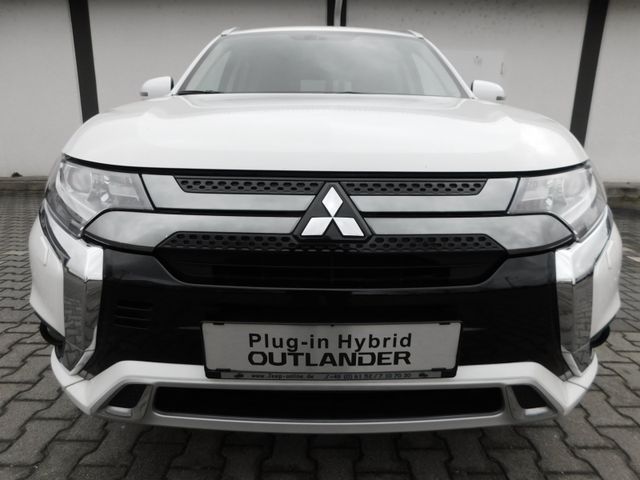 Mitsubishi Outlander PHEV Basis 4WD 1Hd. S-Heftgeplegt