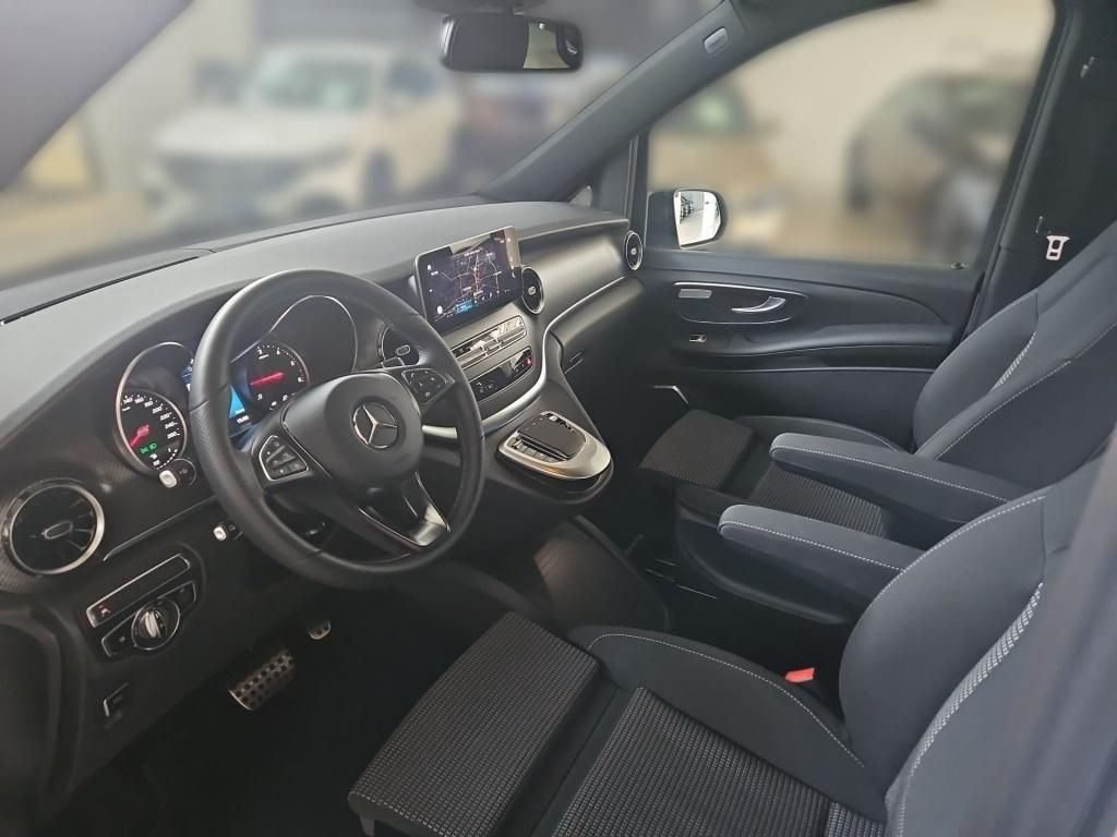 Fahrzeugabbildung Mercedes-Benz V 250 ED/L AMG 7 Sitze Tisch Pano AHK Sound DIST