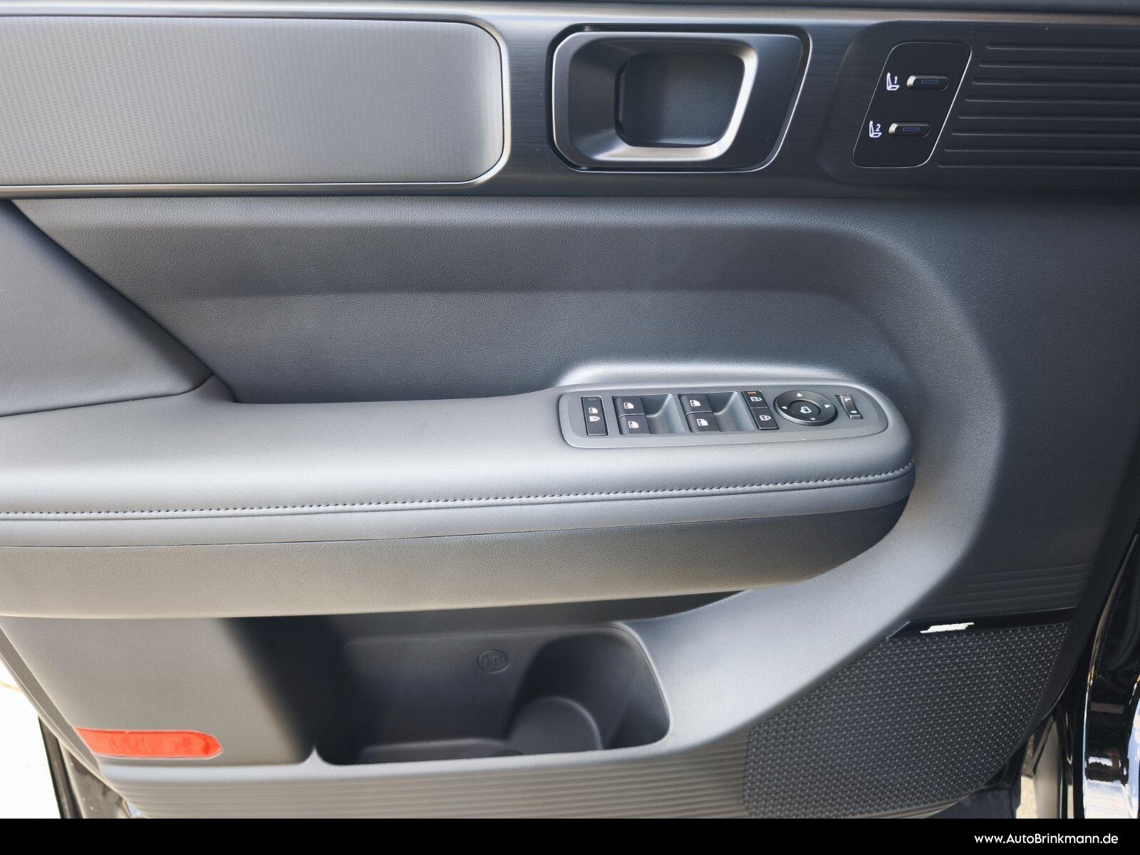 Hyundai Santa Fe 1.6T-GDI Blackline HEV 5-Sitzer Navi