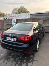 Volkswagen Jetta 1.2 TSI BlueMotion Technology - - Volkswagen Jetta: Bluemotion Technology