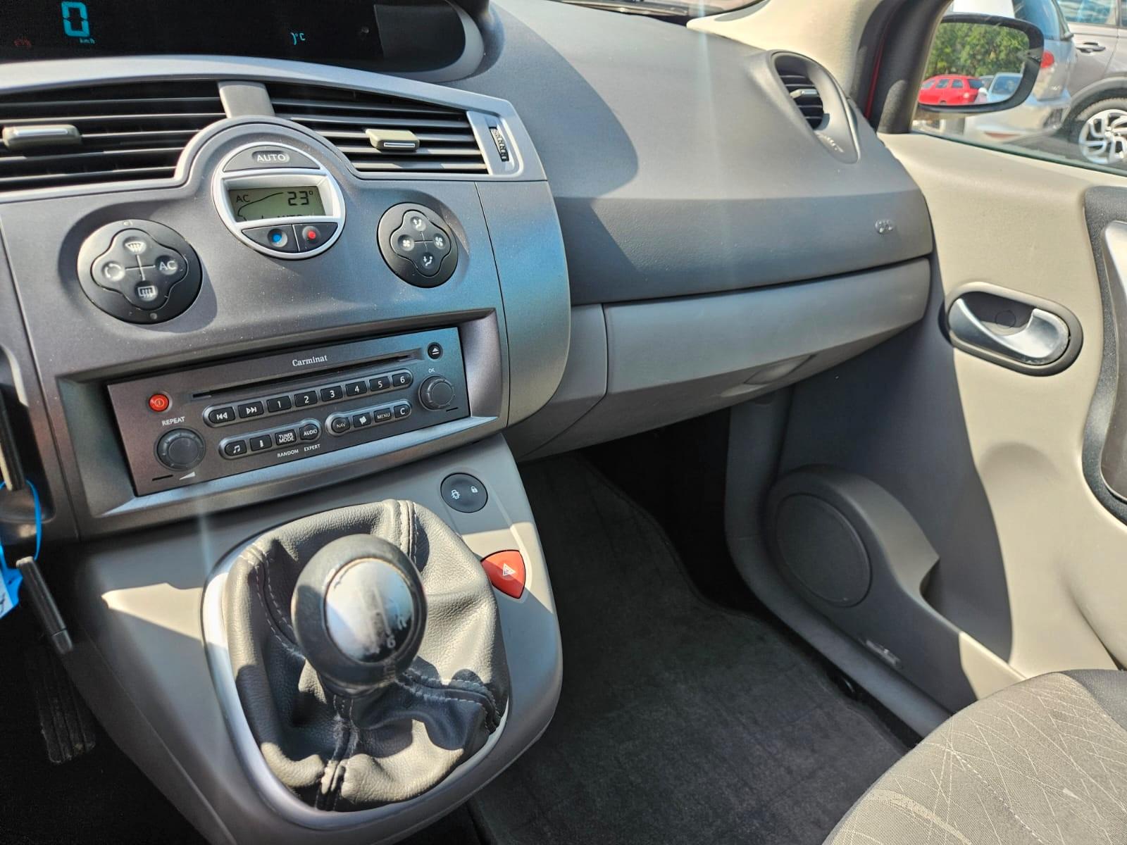 Renault Scenic 2006 — photo 13