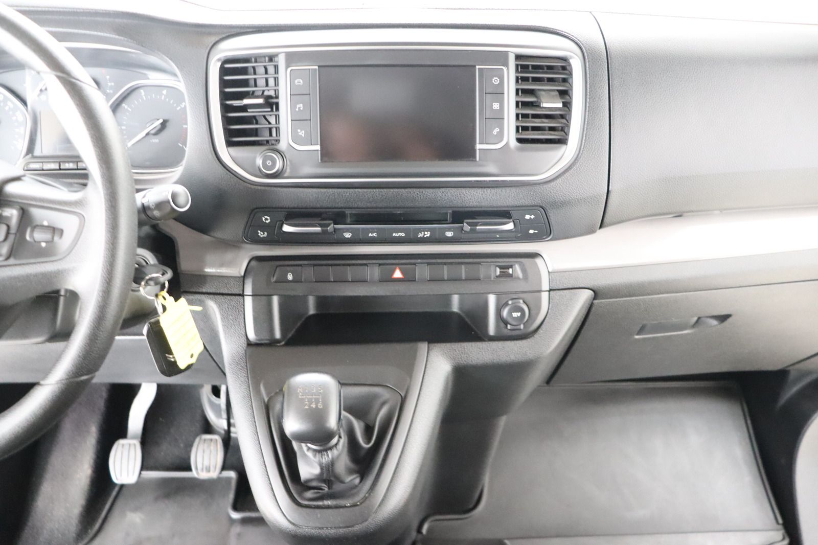 Fahrzeugabbildung Citroën Spacetourer Feel M * HUD * LED * RFK * AHK