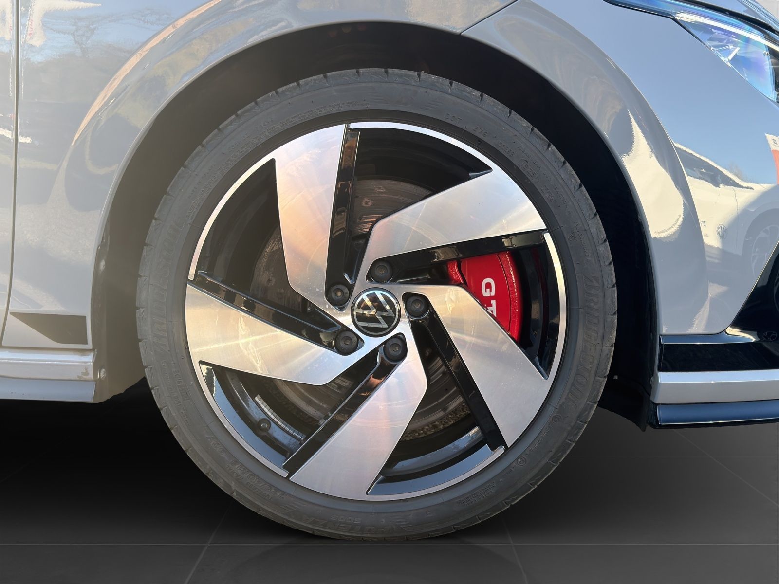 Volkswagen Golf - Bild 8