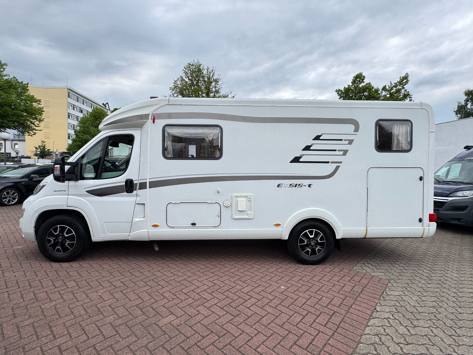 Fahrzeugabbildung HYMER / ERIBA / HYMERCAR EXSIS-T 588 AUTOMATIK ALKO LITHIUM 240 AH SOLAR