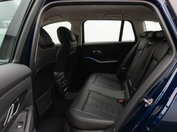 Fahrzeugabbildung BMW 320d xD Sport Line Kamera Laser HiFi AHK Komfort