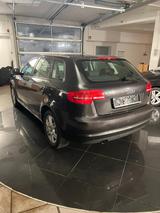 Audi A3 SB 1.6TDI 2.HD AHK PDC PARK KLIMA TEMP SHZ - Audi A3 aus 2010: TDI