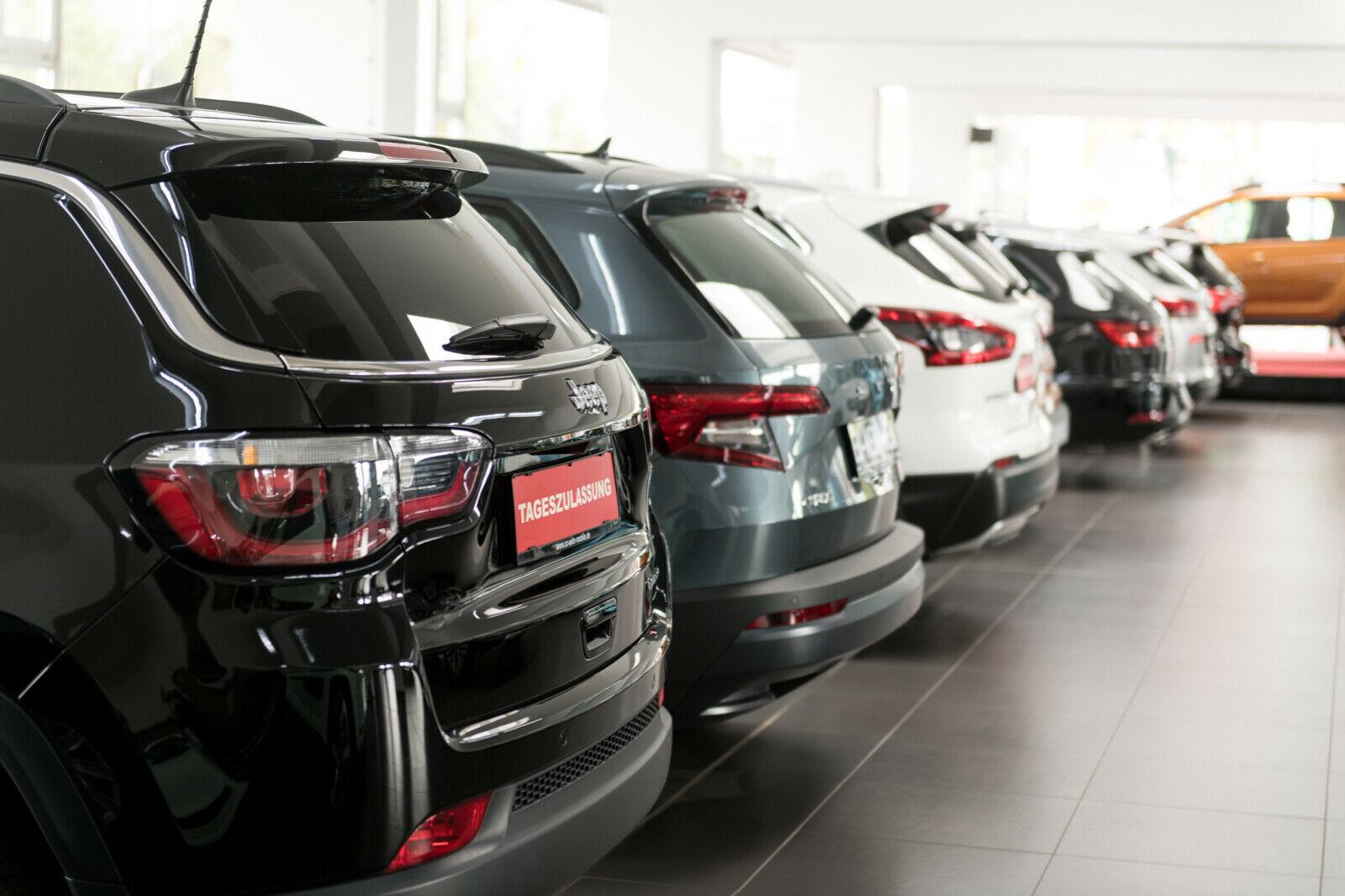 showroom-image-top