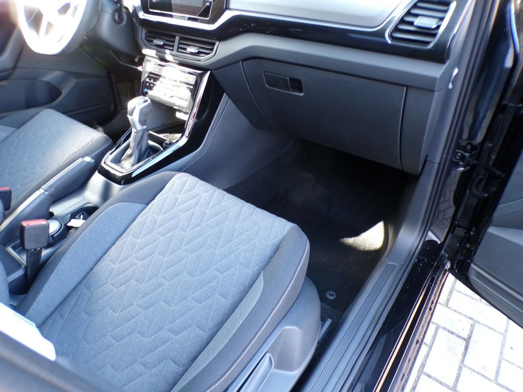 Fahrzeugabbildung Volkswagen T-Cross Life 1.0 TSI 85 kW Life DSG*AHK*RüFaKa*