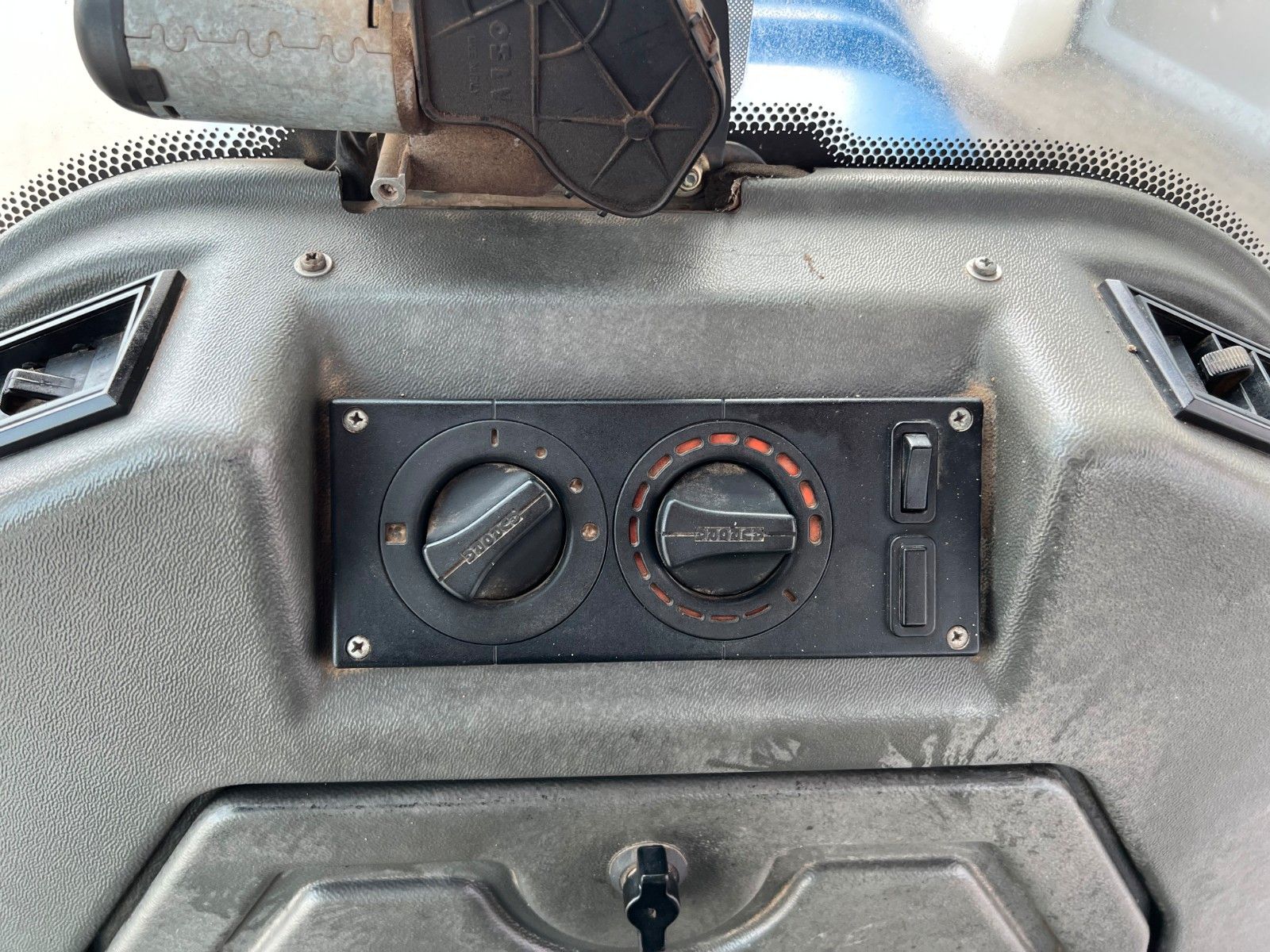 Fahrzeugabbildung Hamm 3307 HT / Walzenzug / 4.958h / 2001