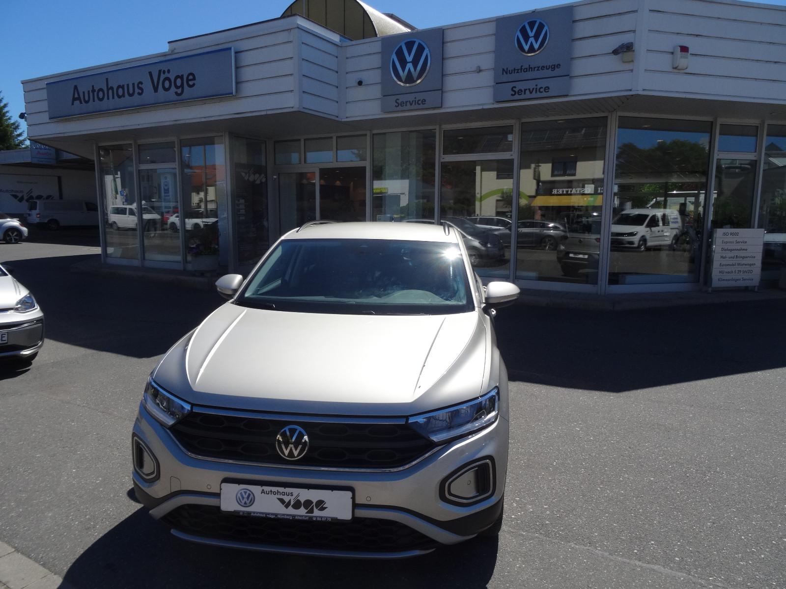 Volkswagen T-Roc 1.5 TSI OPF DSG MOVE NAVI SOUNDSYST. BEATS