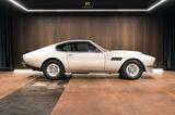 Aston Martin V8 Vantage - silberne Aston Martin V8 Vantage