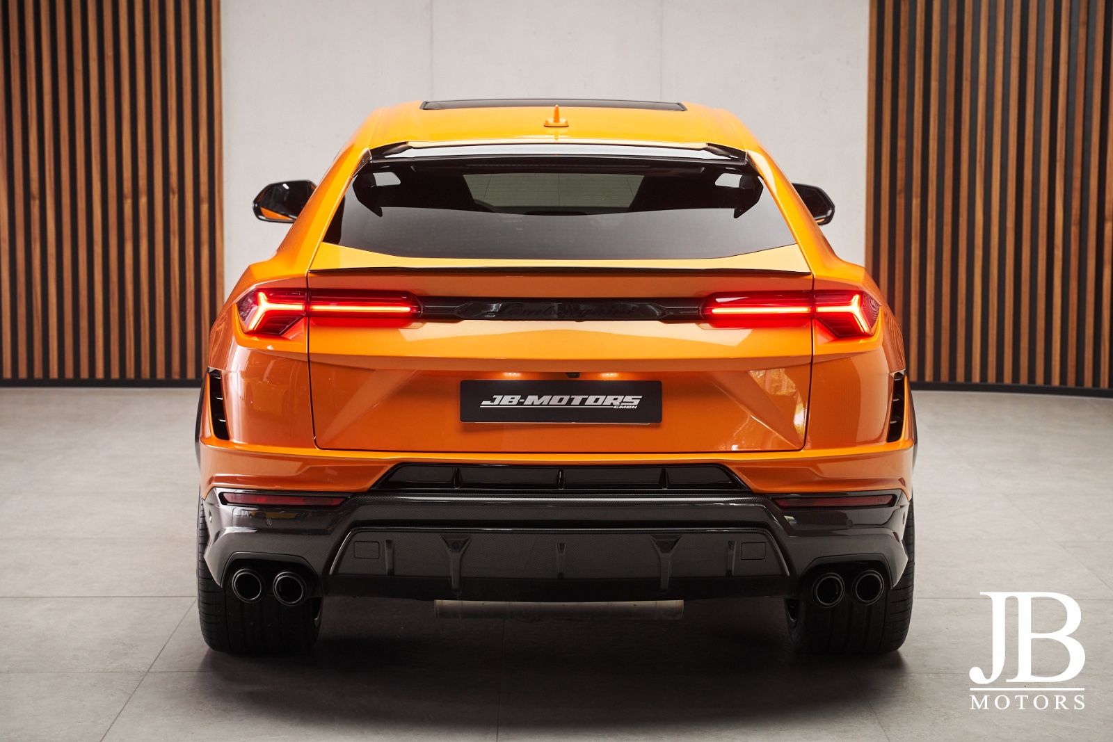 Fahrzeugabbildung Lamborghini Urus Performante Carbon Head-Up Akrapovic