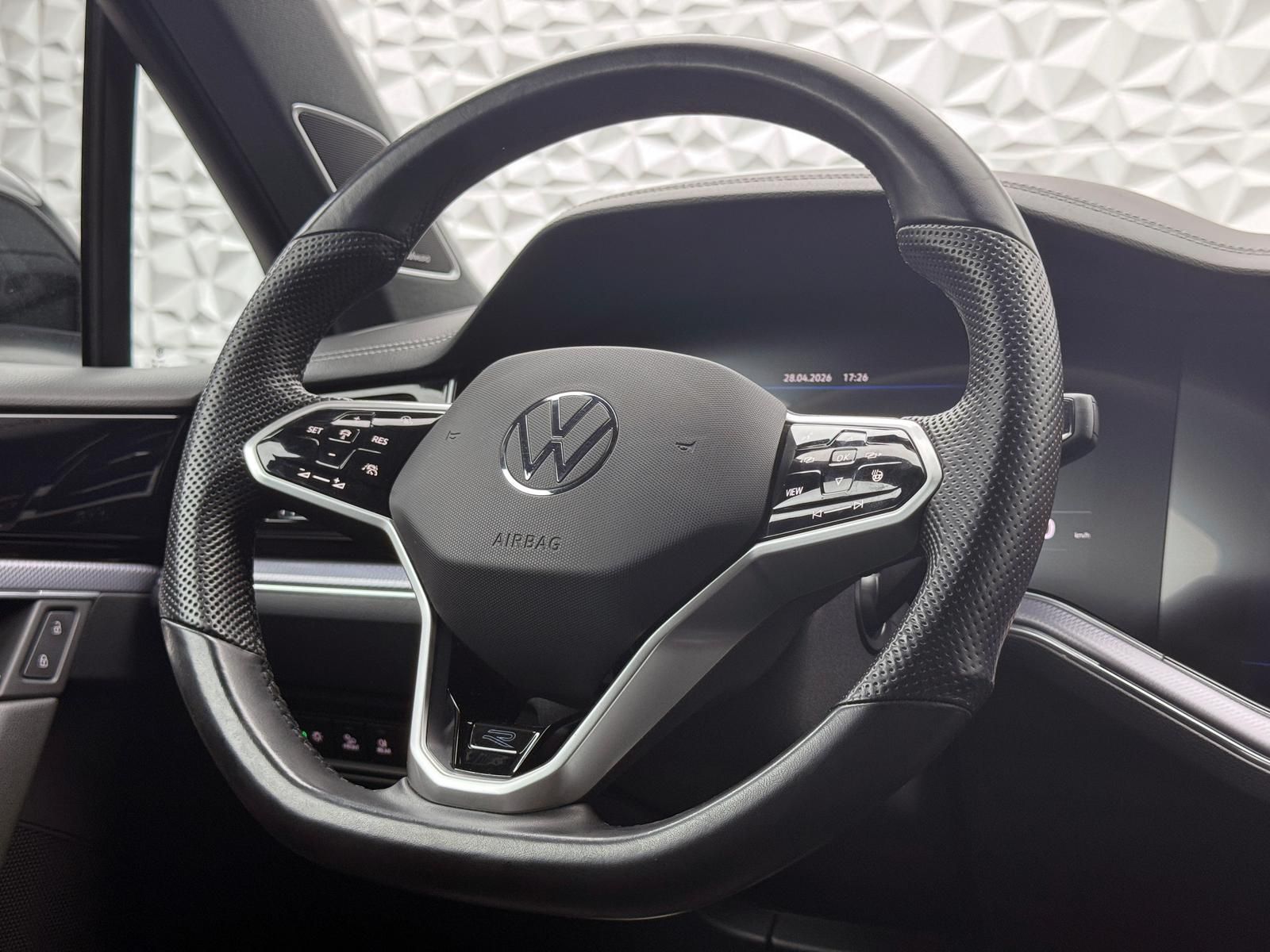 Fahrzeugabbildung Volkswagen 3.0 TDI R-LINE/ALLRADLENK/DYNAUDIO/STANDHZ/AHK/M