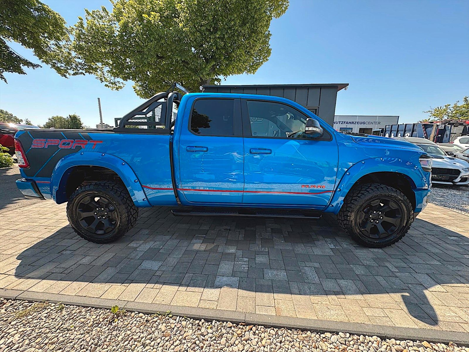 Fahrzeugabbildung Dodge RAM 5.7 V8 HEMI Night Editon Offroad 4x4 LONGBED