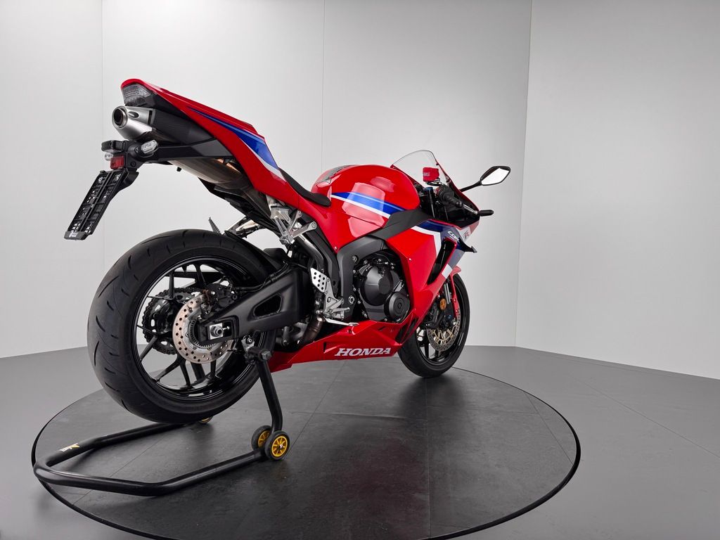 Fahrzeugabbildung Honda CBR 600 RR *NEUWERTIG *1850 KM