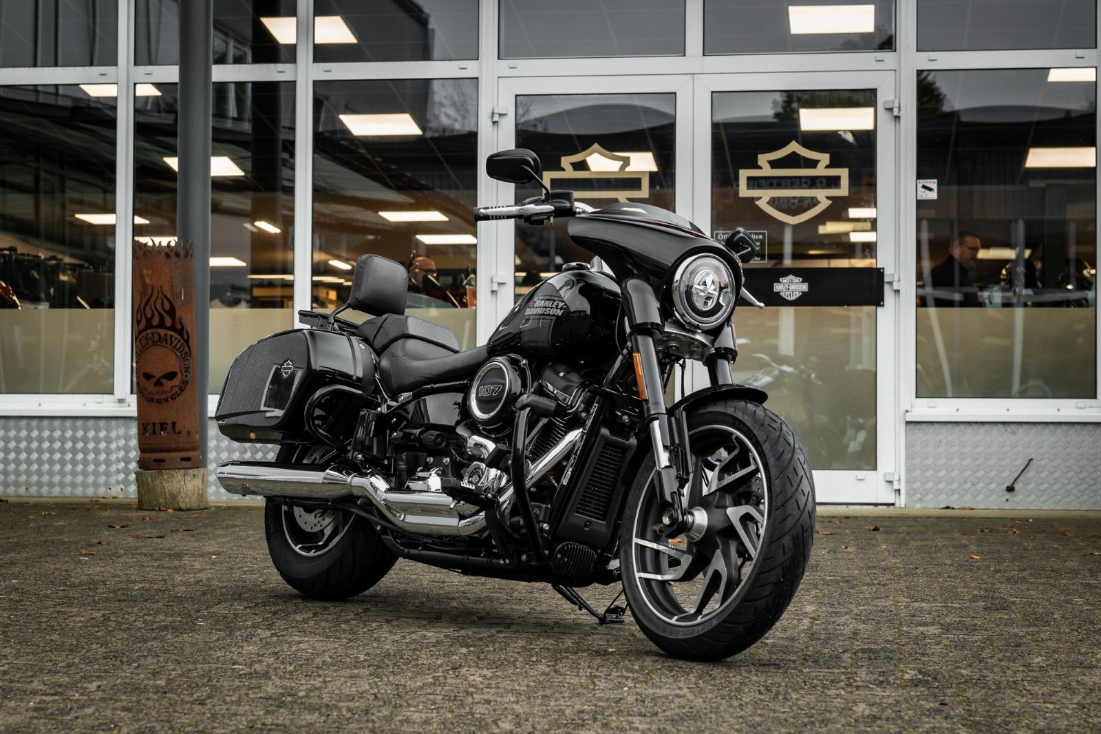 Fahrzeugabbildung Harley-Davidson FLSB Sport Glide Softail - JEKILL & HYDE