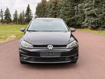 Volkswagen Golf - 2