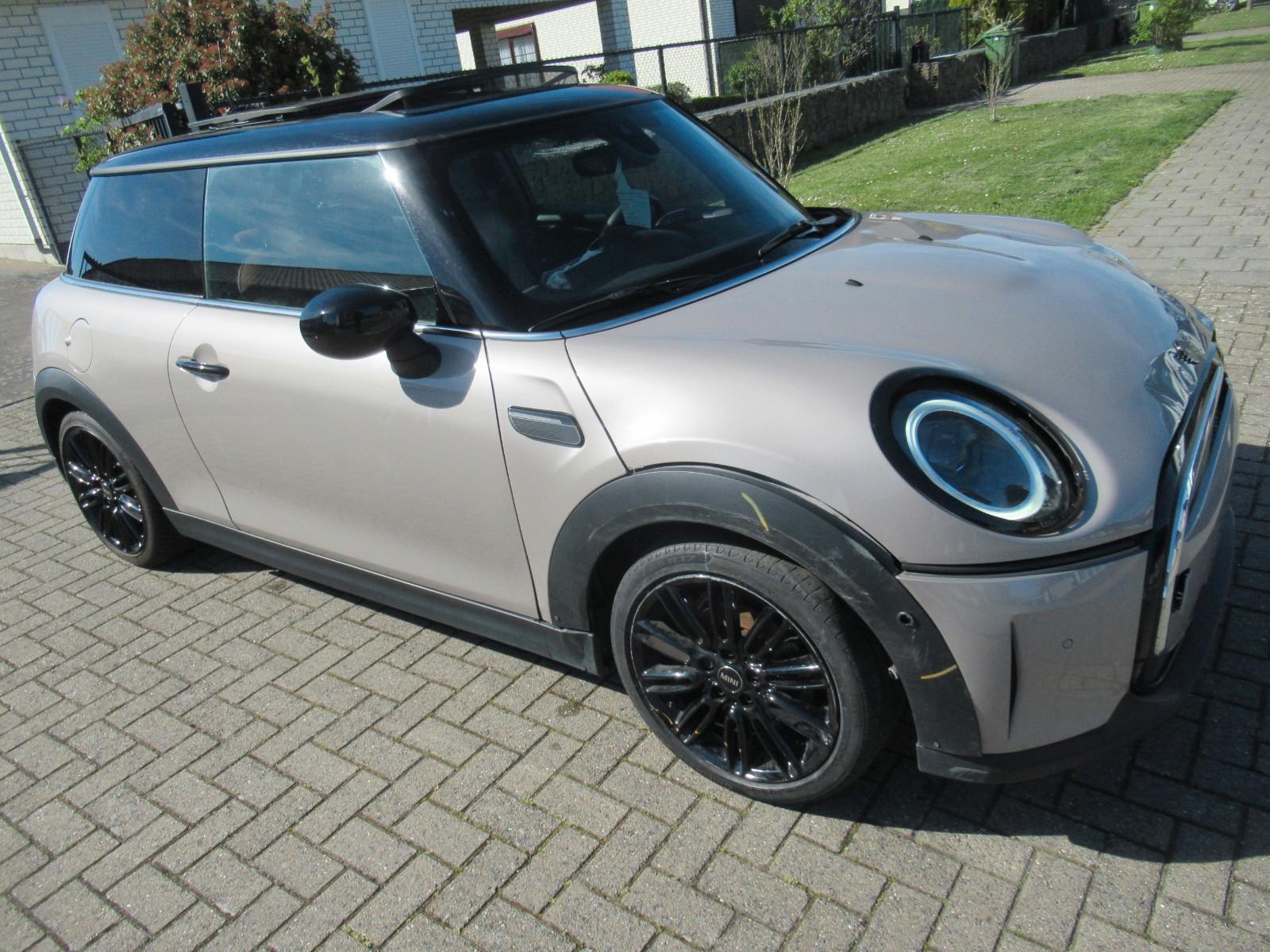 MINI Cooper 1.5 AUT.Leder Navi Panorama-D SitzHeisung
