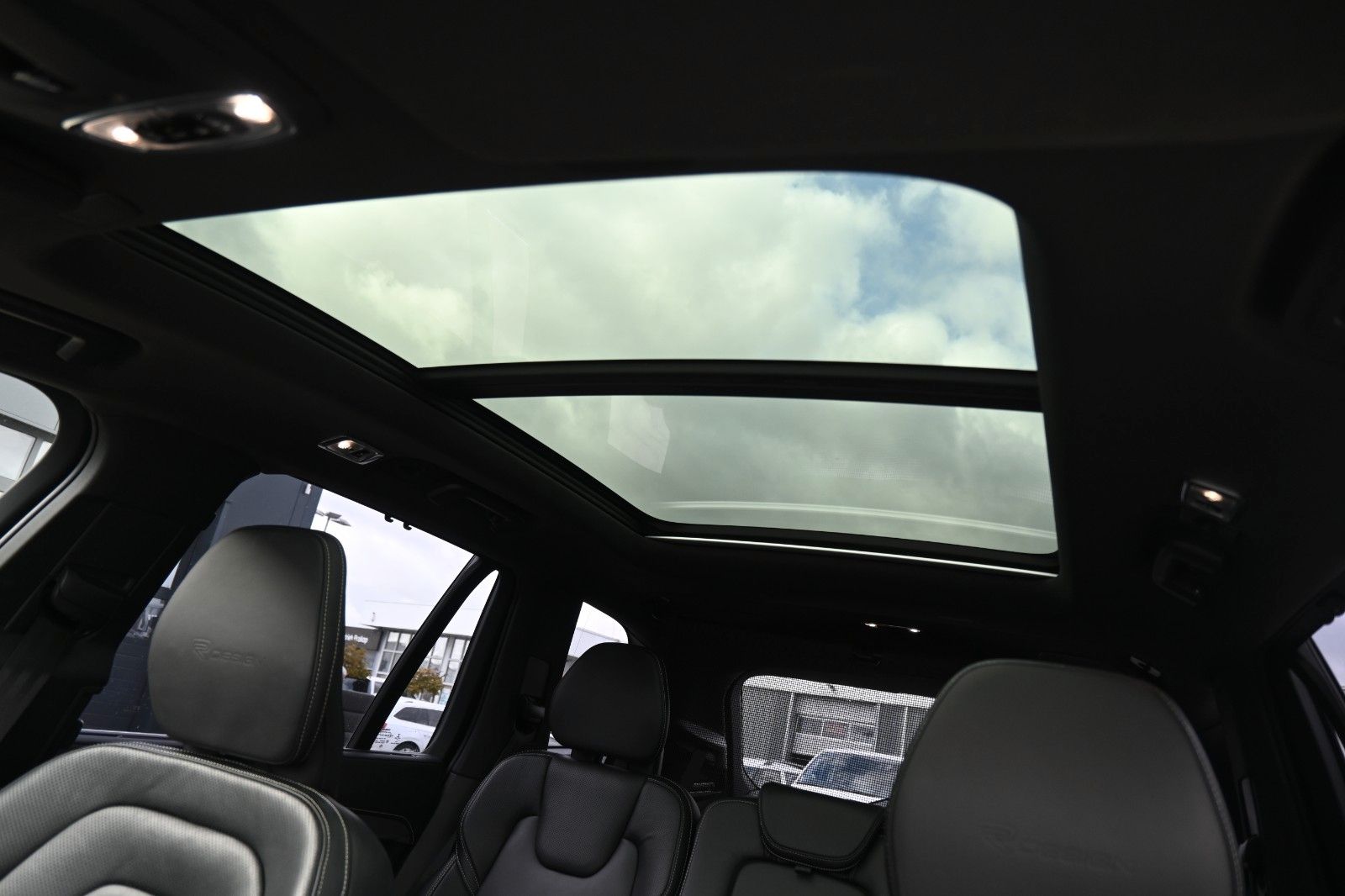Fahrzeugabbildung Volvo XC90 D5 R-Design*VOLL*PANO*LUFT*255PS*MIETKAUF