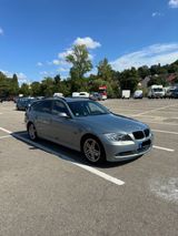 BMW 320i touring - BiXenon/PDC/Teilleder/Aut.Klima - BMW 320 aus 2005: Kombi, 320i